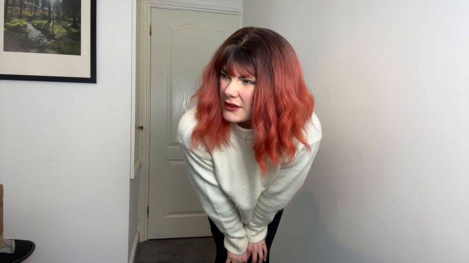 Yourhikerbabe – Babysitter Cleans Up Stinky Accident